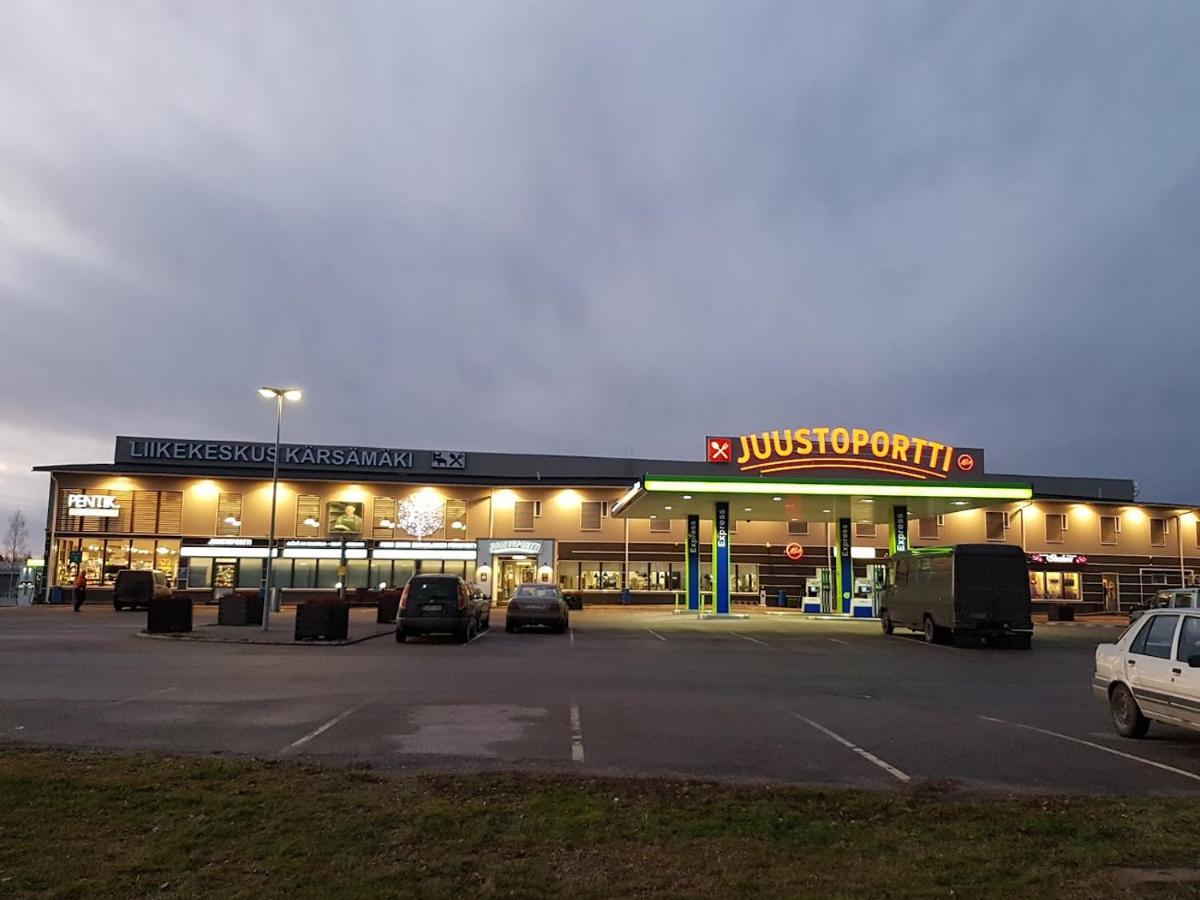 Hotelli Kaersaemaeki Екстер'єр фото